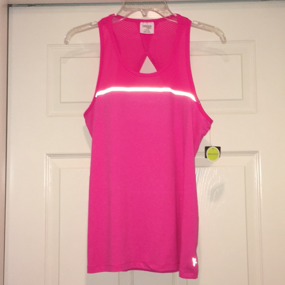 Danskin-NWOT-Ladies Racerback Top-Size M (8-10)